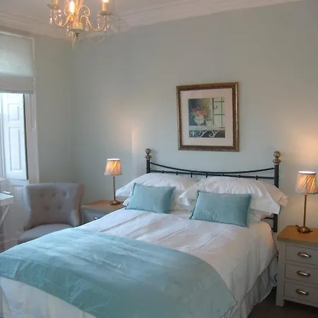 Osborne House Bed & Breakfast 4*