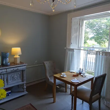 Bed & Breakfast Osborne House 4*